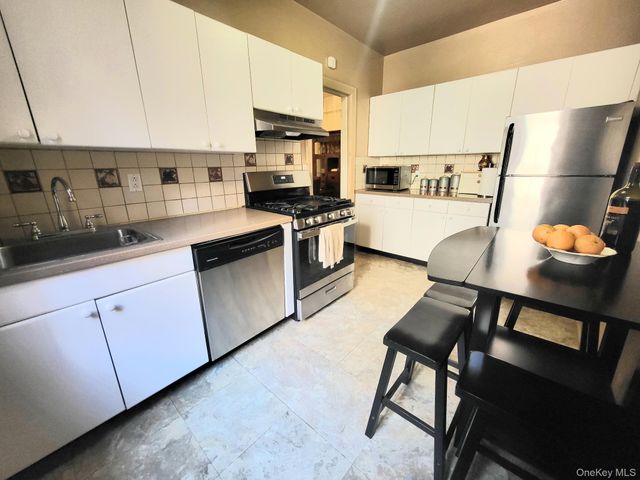 35-40 82nd Street 4C, Jackson Heights, NY 11372