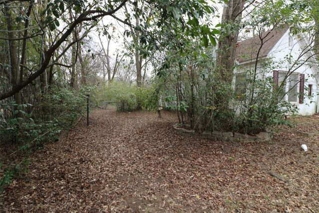 2332 Simpson Street, Paris, TX 75460