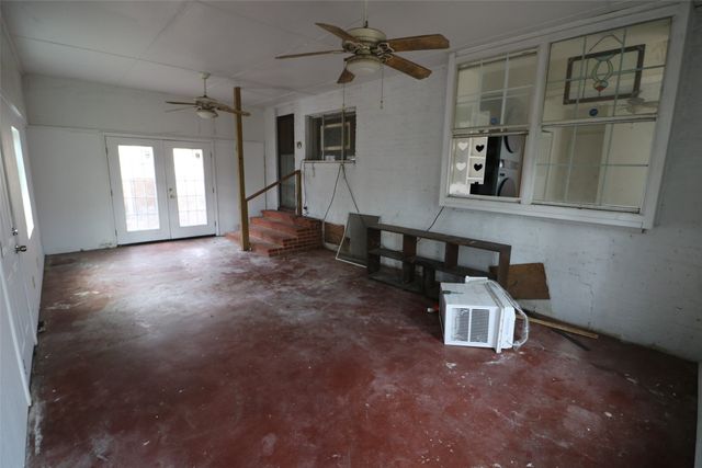 2332 Simpson Street, Paris, TX 75460