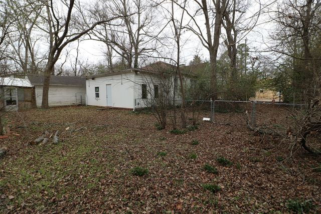 2332 Simpson Street, Paris, TX 75460