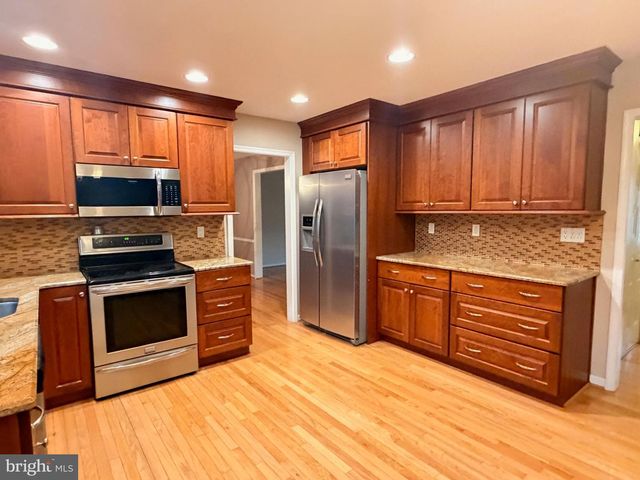 11 FOXWOOD LN, Medford, NJ 08055