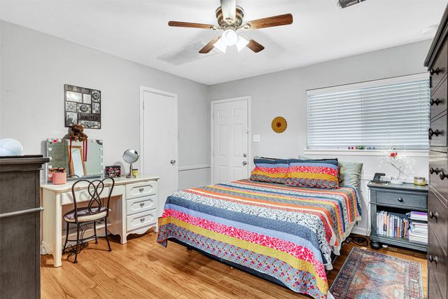 1201 W Avenue F, Garland, TX 75040