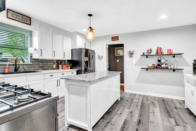 1201 W Avenue F, Garland, TX 75040