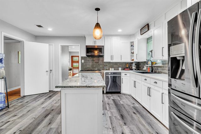 1201 W Avenue F, Garland, TX 75040
