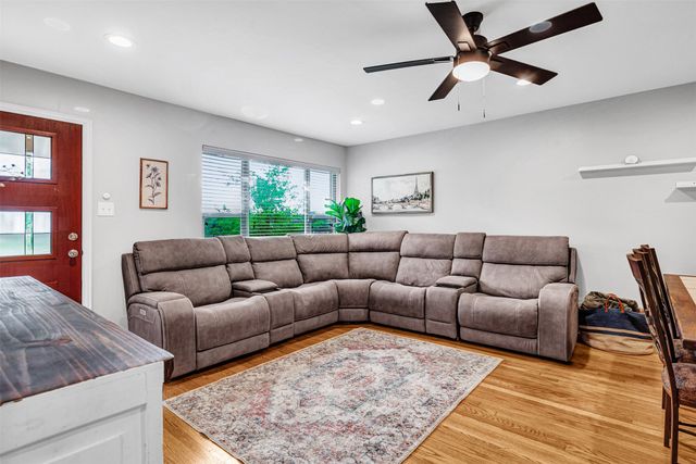 1201 W Avenue F, Garland, TX 75040