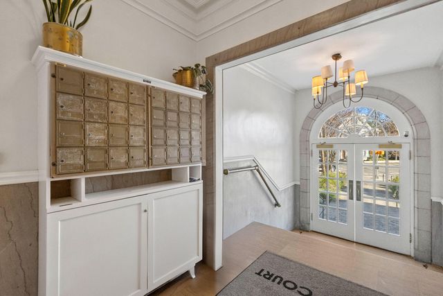 63 Rutledge Avenue 10, Charleston, SC 29401