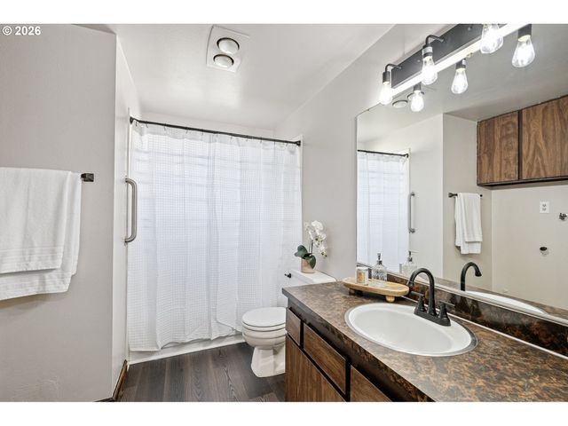 1562 PHILIP St, Eugene, OR 97402