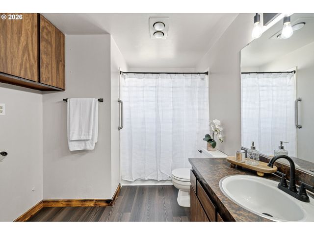 1562 PHILIP St, Eugene, OR 97402