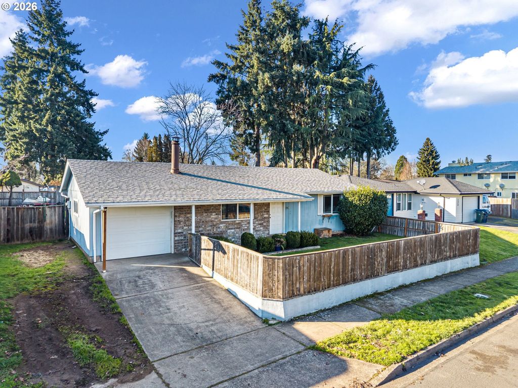 1562 PHILIP St, Eugene, OR 97402