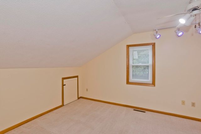 27 Bunker Cir, East Longmeadow, MA 01028