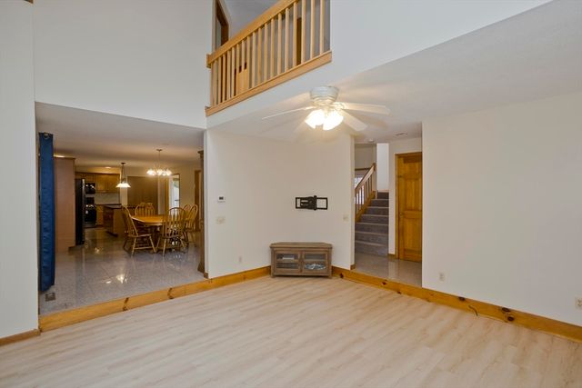 27 Bunker Cir, East Longmeadow, MA 01028