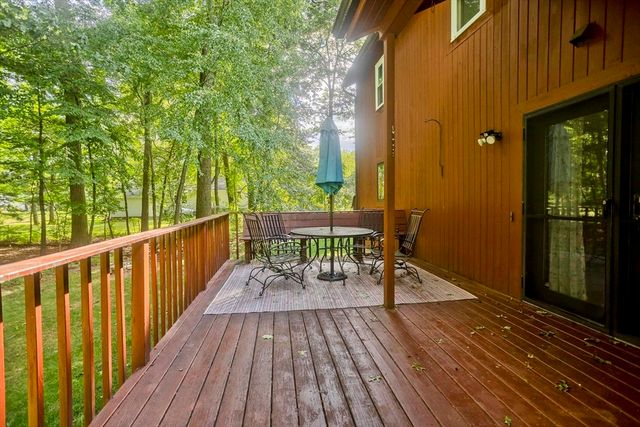 27 Bunker Cir, East Longmeadow, MA 01028