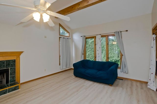 27 Bunker Cir, East Longmeadow, MA 01028