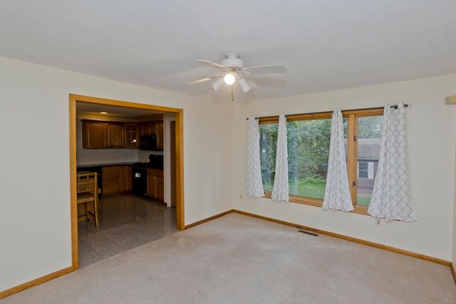 27 Bunker Cir, East Longmeadow, MA 01028