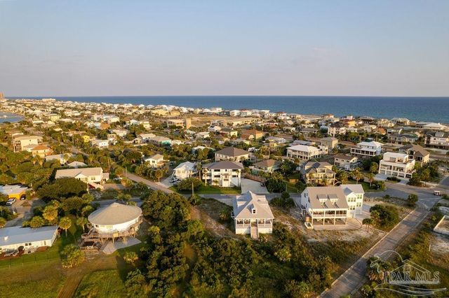 802 Rio Vista Dr, Pensacola Beach, FL 32561