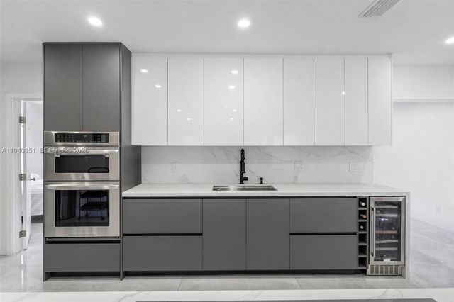 8014 NW 101st Ave, Tamarac, FL 33321