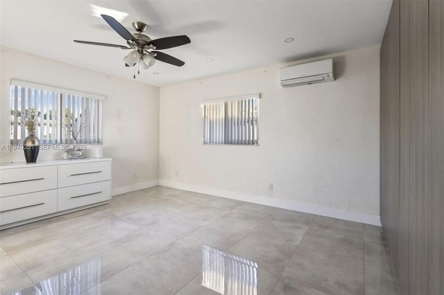 8014 NW 101st Ave, Tamarac, FL 33321