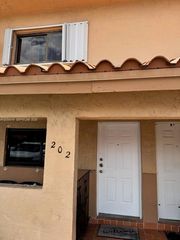 7800 W 29th Way 202, Hialeah, FL 33018