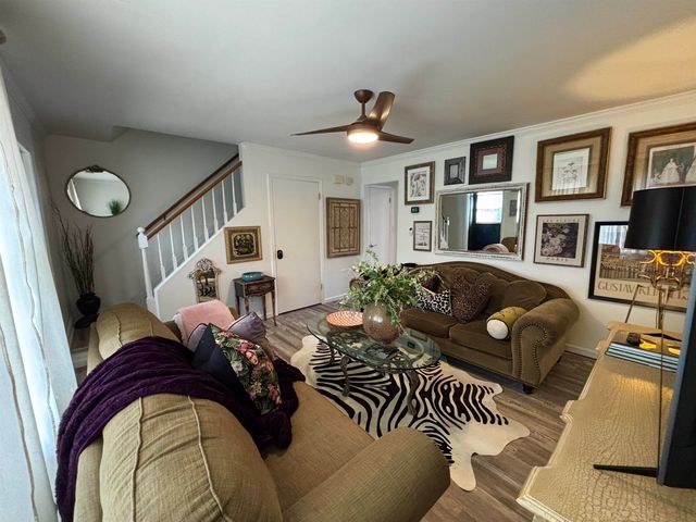 405 13th Ave S Apt G, Myrtle Beach, SC 29577