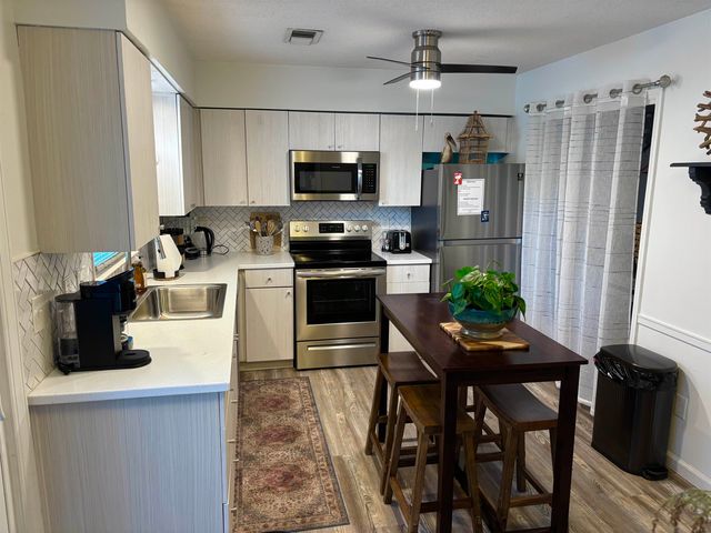 405 13th Ave S Apt G, Myrtle Beach, SC 29577