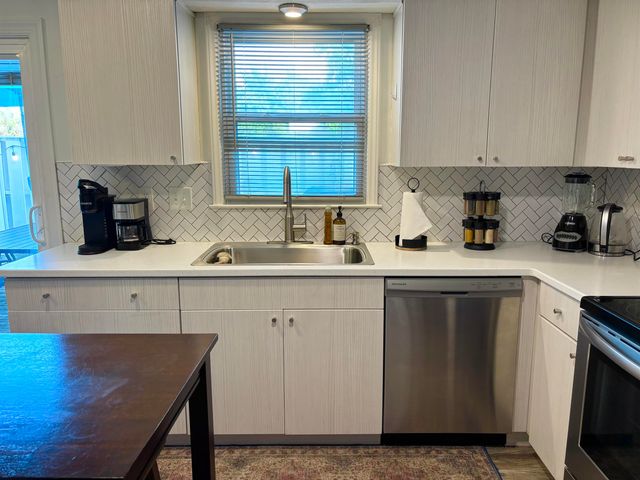 405 13th Ave S Apt G, Myrtle Beach, SC 29577