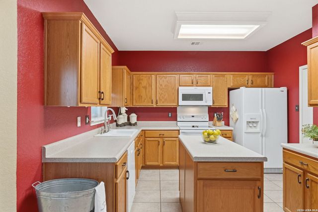8928 EAGLE BND, Helotes, TX 78023