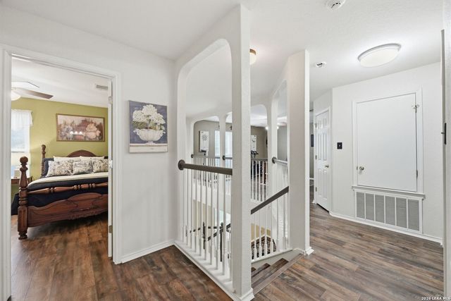 8928 EAGLE BND, Helotes, TX 78023