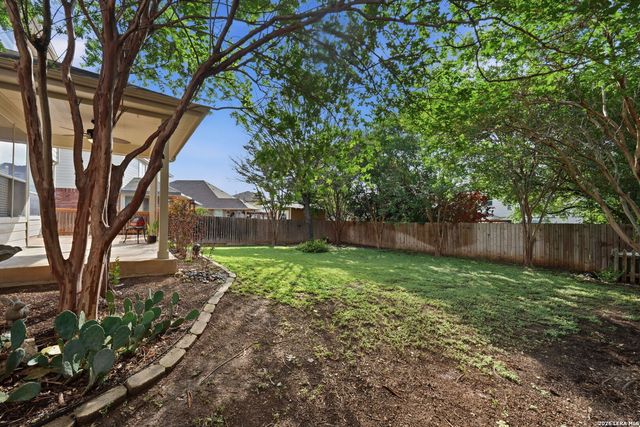 8928 EAGLE BND, Helotes, TX 78023
