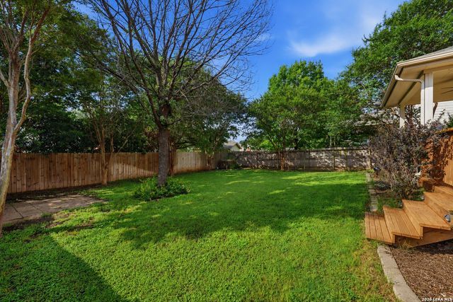 8928 EAGLE BND, Helotes, TX 78023