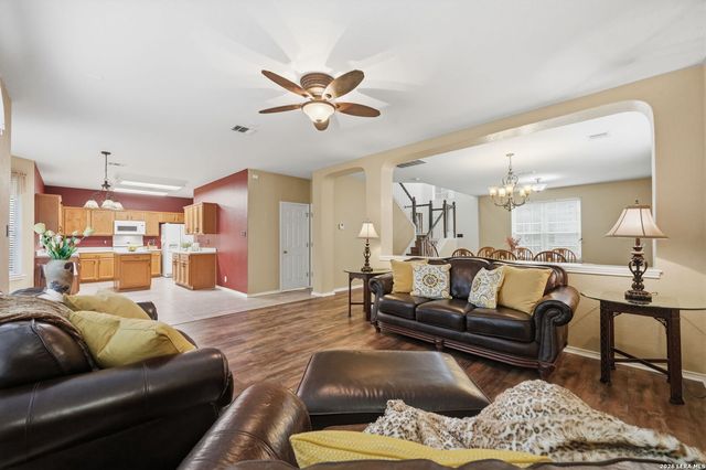 8928 EAGLE BND, Helotes, TX 78023