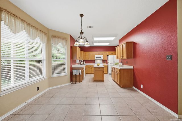 8928 EAGLE BND, Helotes, TX 78023