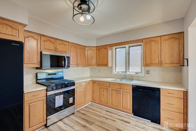 76 Pleasant Avenue, Iselin, NJ 08830