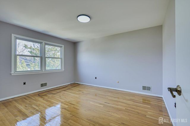 76 Pleasant Avenue, Iselin, NJ 08830