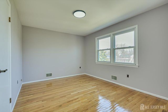 76 Pleasant Avenue, Iselin, NJ 08830