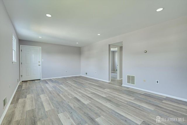 76 Pleasant Avenue, Iselin, NJ 08830