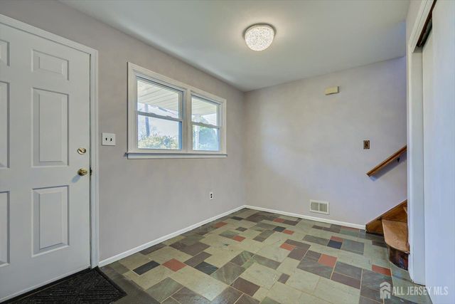 76 Pleasant Avenue, Iselin, NJ 08830