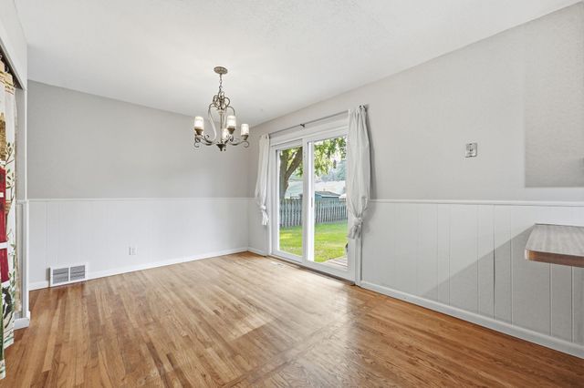 6009 Quebec Avenue N, New Hope, MN 55428