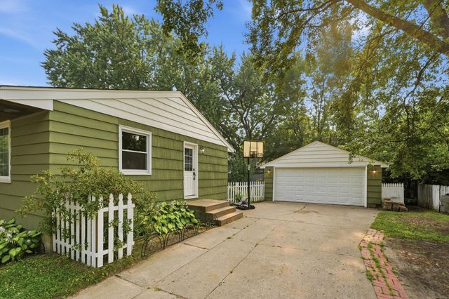 6009 Quebec Avenue N, New Hope, MN 55428