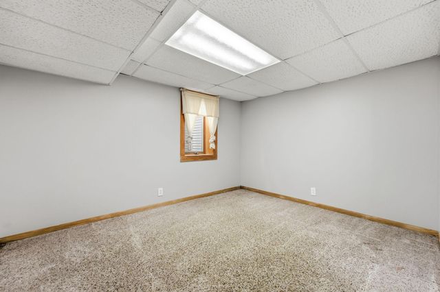 6009 Quebec Avenue N, New Hope, MN 55428