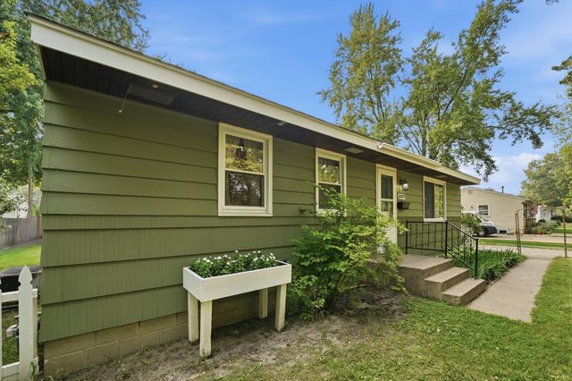 6009 Quebec Avenue N, New Hope, MN 55428