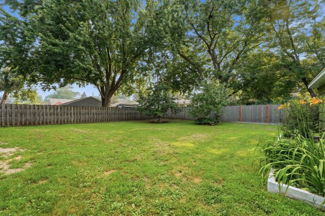 6009 Quebec Avenue N, New Hope, MN 55428