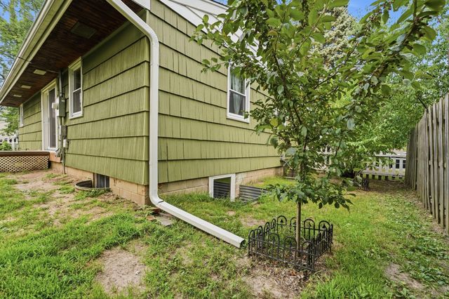 6009 Quebec Avenue N, New Hope, MN 55428