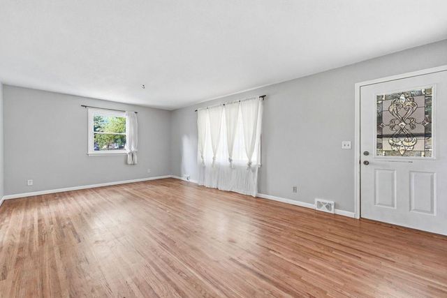 6009 Quebec Avenue N, New Hope, MN 55428