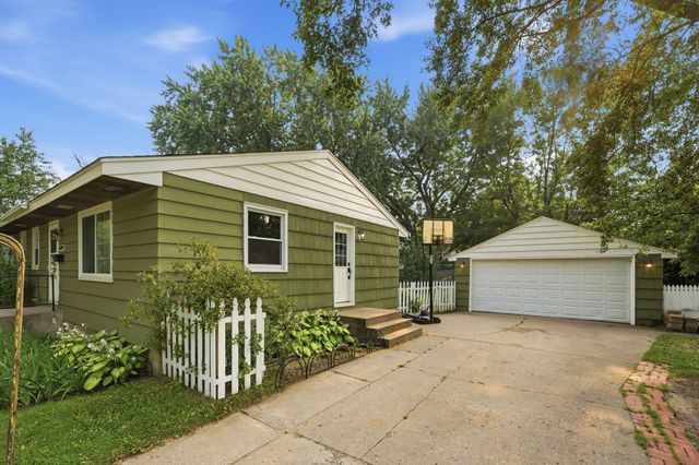 6009 Quebec Avenue N, New Hope, MN 55428