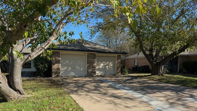 6709 Ridgecrest Court, Fort Worth, TX 76133