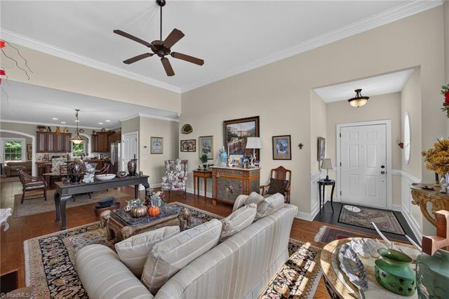 5416 Ggo Drive, Greensboro, NC 27406