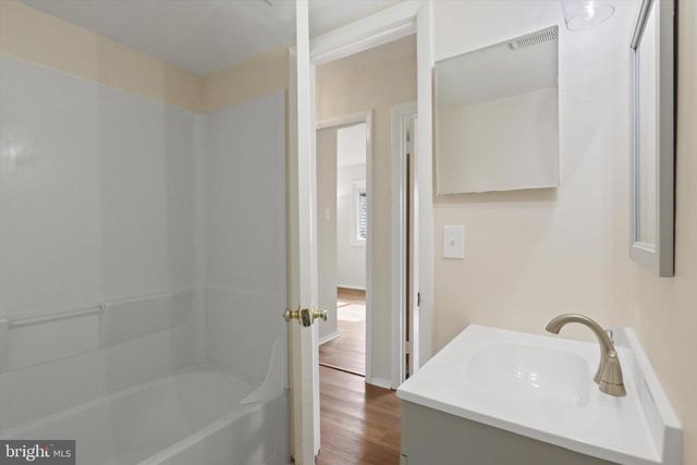 103 FARMINGTON LN, Sterling, VA 20164