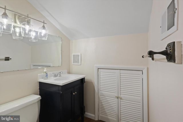 103 FARMINGTON LN, Sterling, VA 20164
