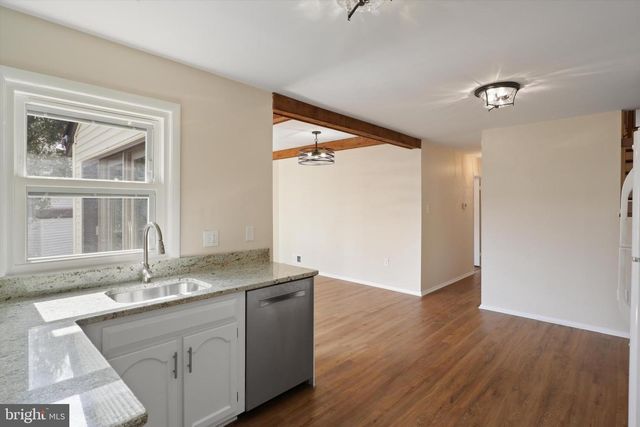 103 FARMINGTON LN, Sterling, VA 20164