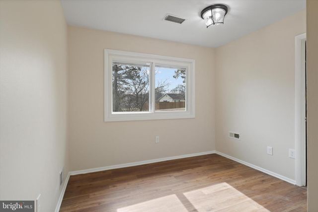 103 FARMINGTON LN, Sterling, VA 20164